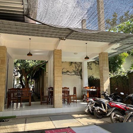 Tri Putri Homestay Kuta  Екстер'єр фото