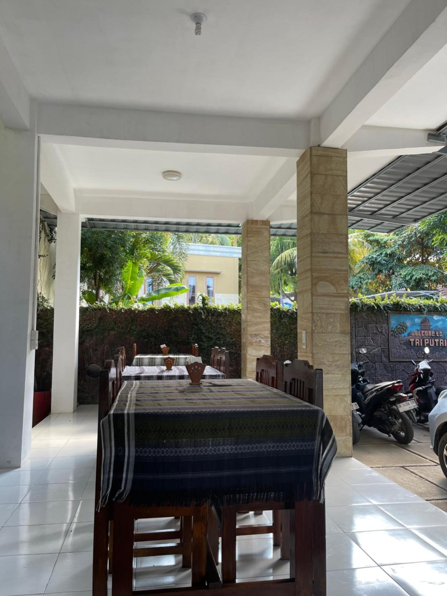Tri Putri Homestay Kuta  Екстер'єр фото