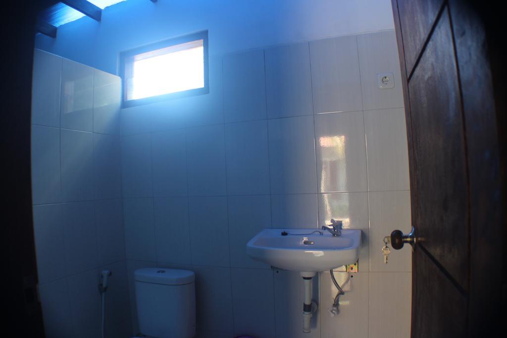 Tri Putri Homestay Kuta  Екстер'єр фото
