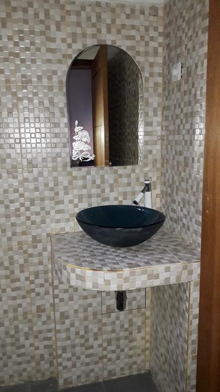 Tri Putri Homestay Kuta  Екстер'єр фото