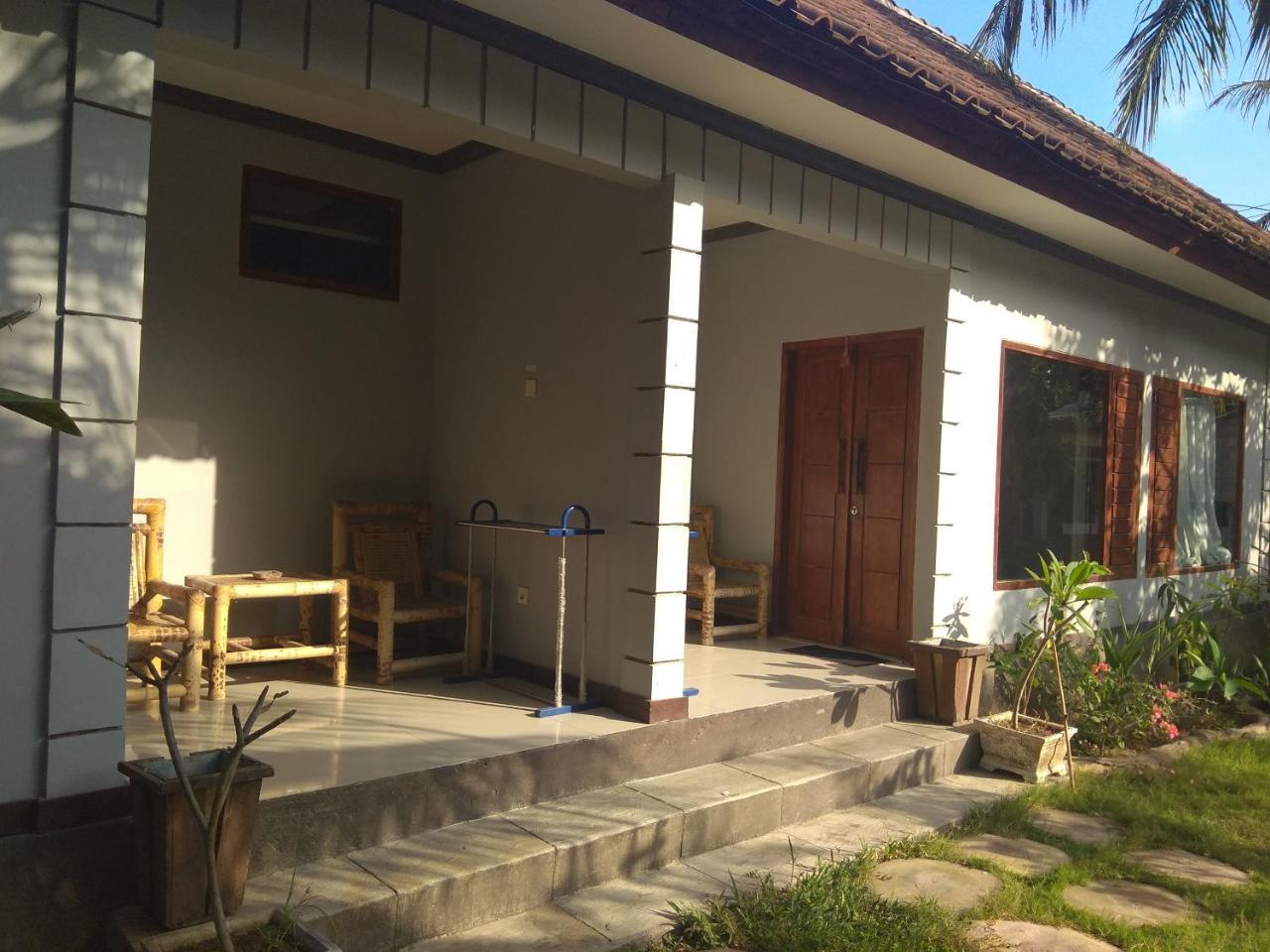 Tri Putri Homestay Kuta  Екстер'єр фото