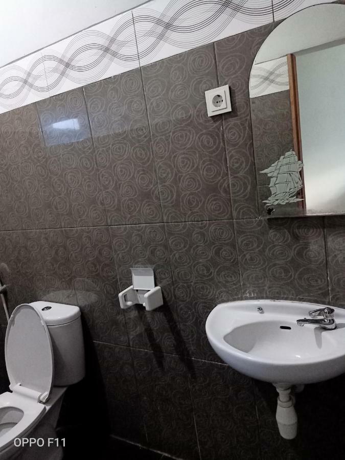 Tri Putri Homestay Kuta  Екстер'єр фото